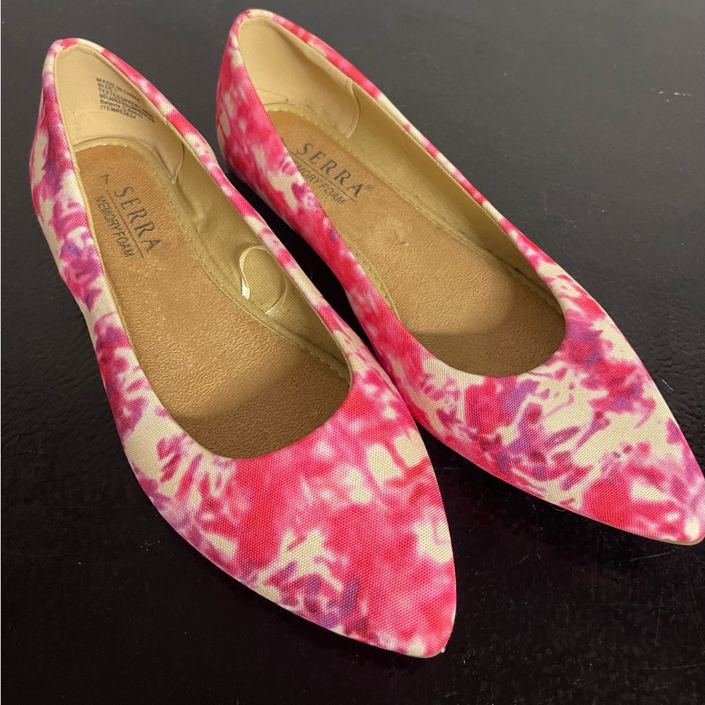 Women’s flats, Serra brand, tie dye, very little wear, size 7